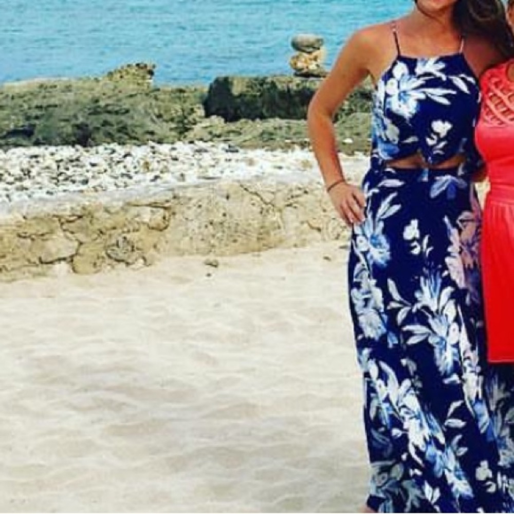 Lulus two piece size small